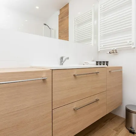 Leborska By Renters *